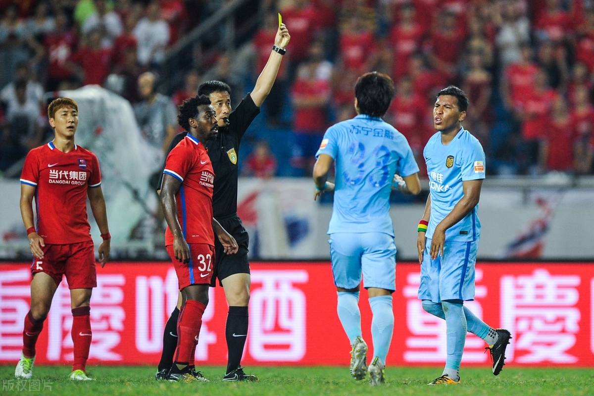 惊艳表现！南美球队逆袭夺得国际联赛冠军