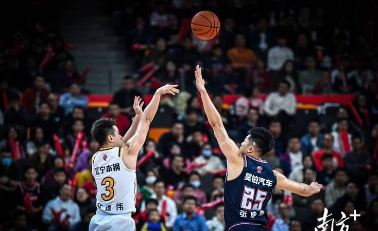 包含大连一方客场不敌劲旅，球队面临考验的词条