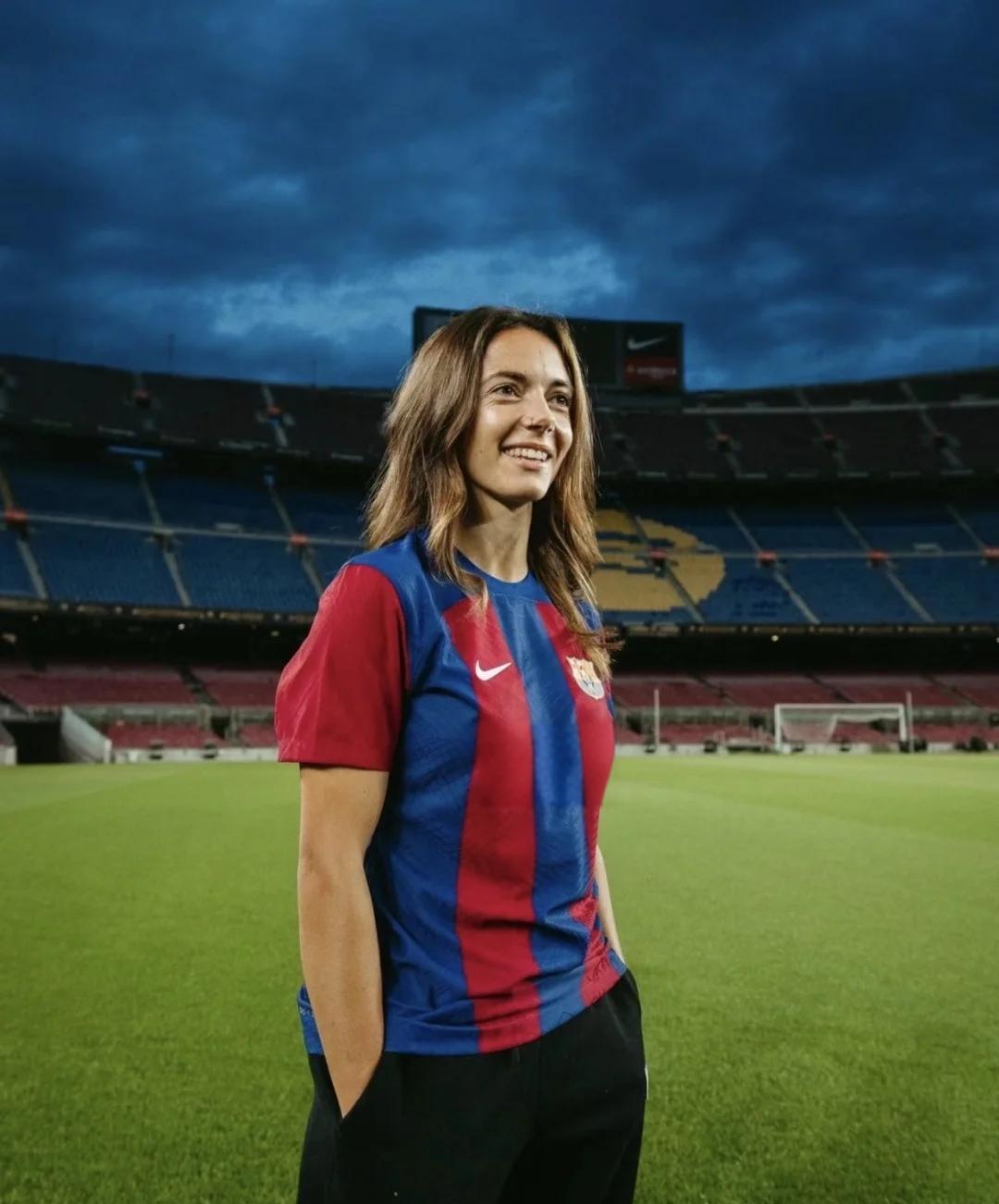 开云体育APP下载-女足锦标赛中球员表现出色，瞩目