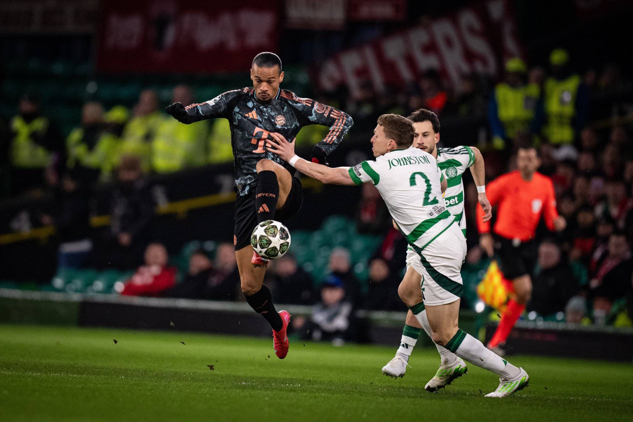 开云下载-拜仁横扫对手，稳坐欧冠八强