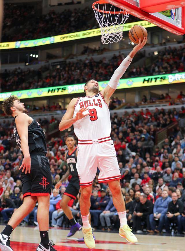 关于背靠背比赛频繁出现伤病，球员抱怨体能难以跟上赛程的信息