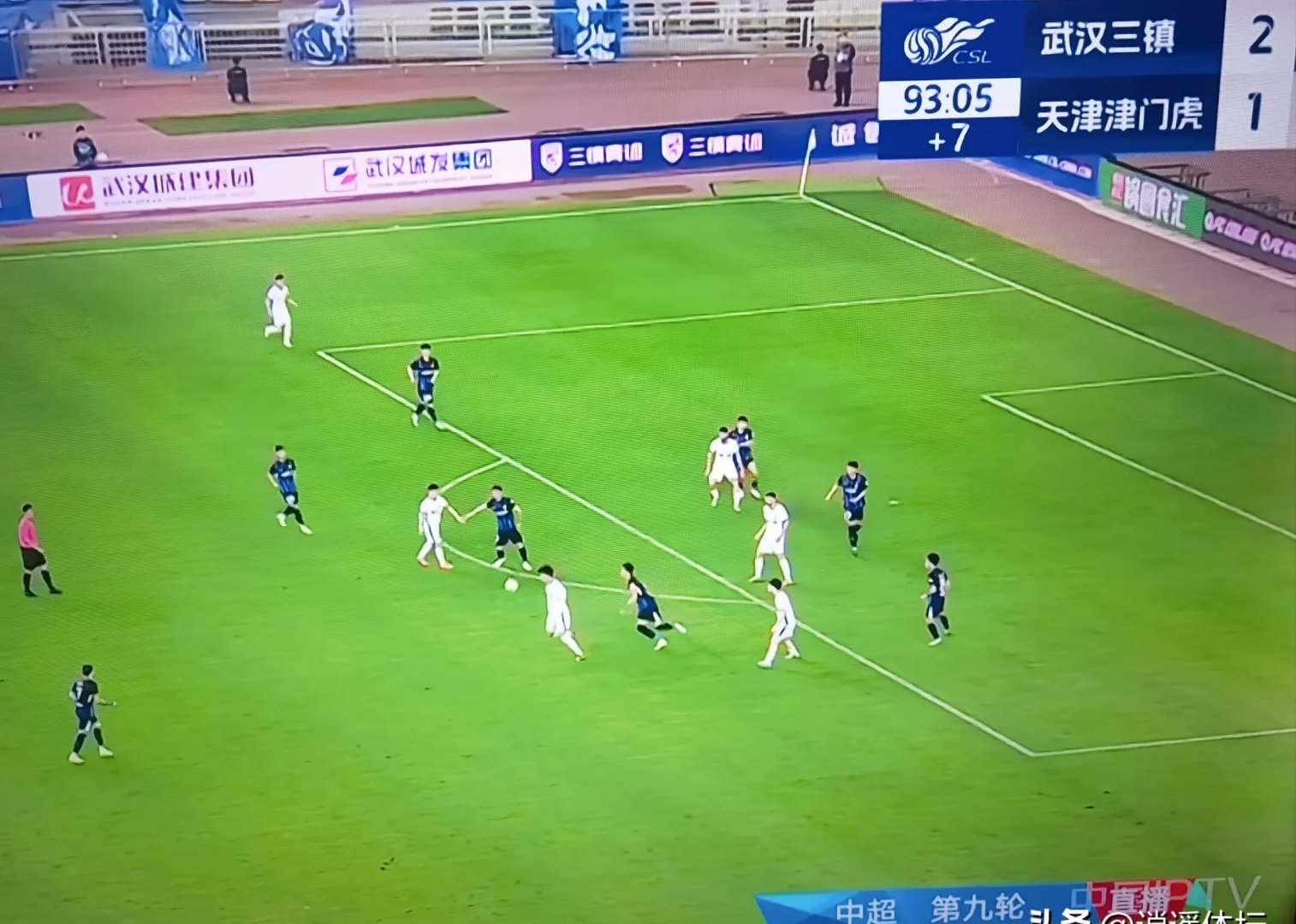 球队在比赛中实现逆袭获得胜利