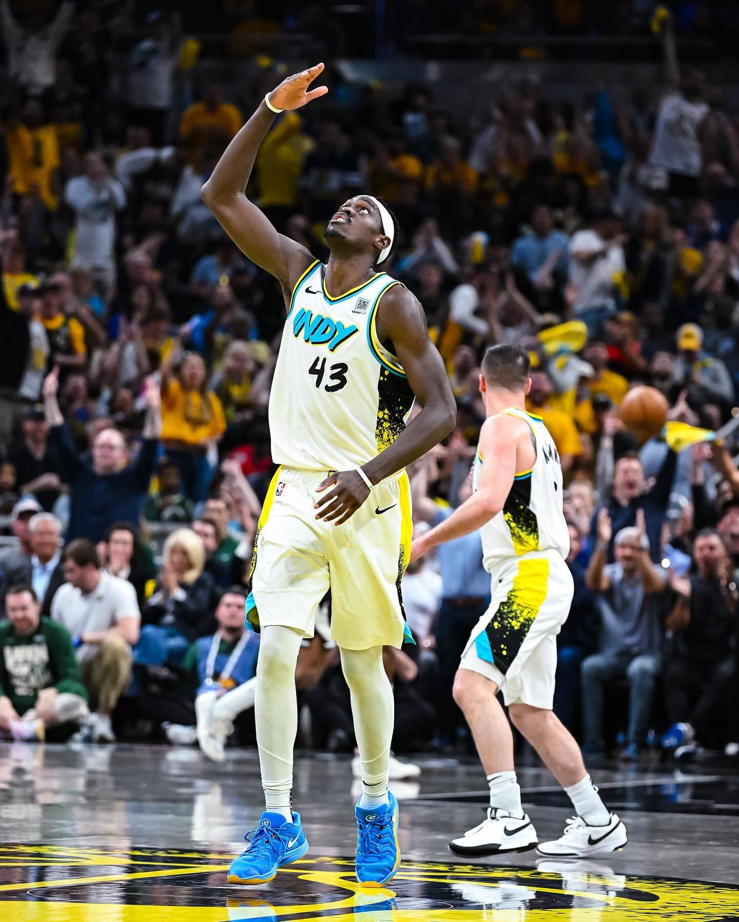 开云体育官方网站-包含雄鹿主场大胜掘金，步行者遭逆转的词条