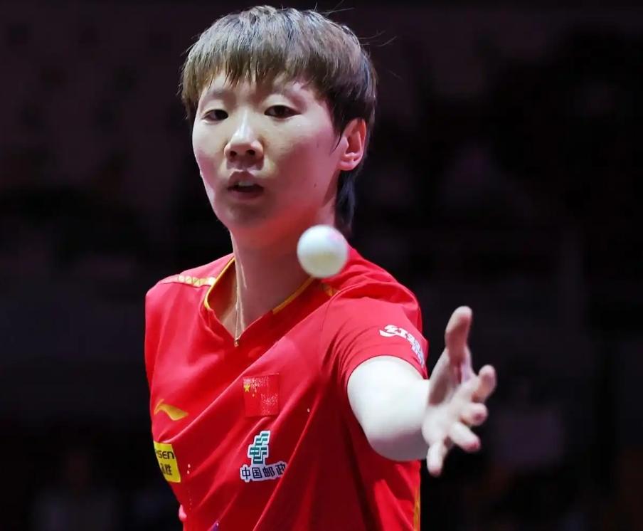 亚洲女将力克对手，夺得冠军头衔