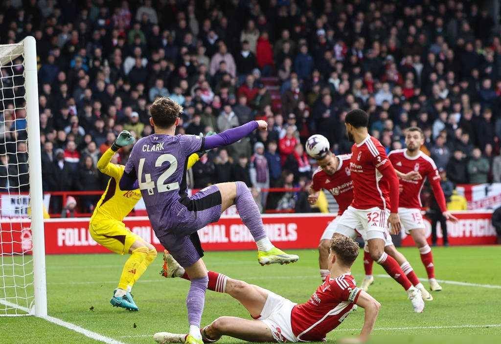 开云平台-利物浦球队豪取六连胜，领跑英超联赛的简单介绍