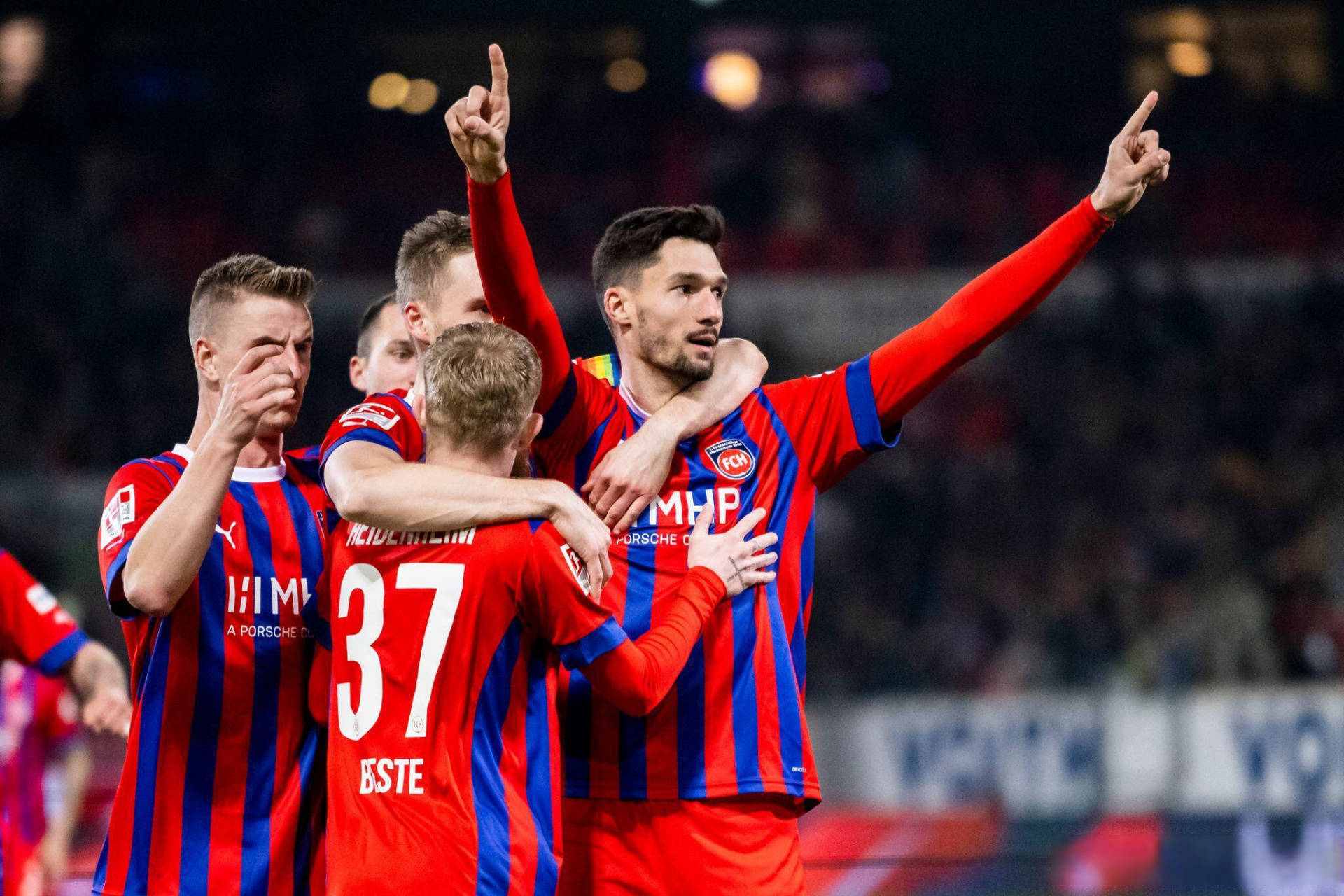 开云下载-沃尔夫斯堡逼近胜利，客场击败对手缘何？