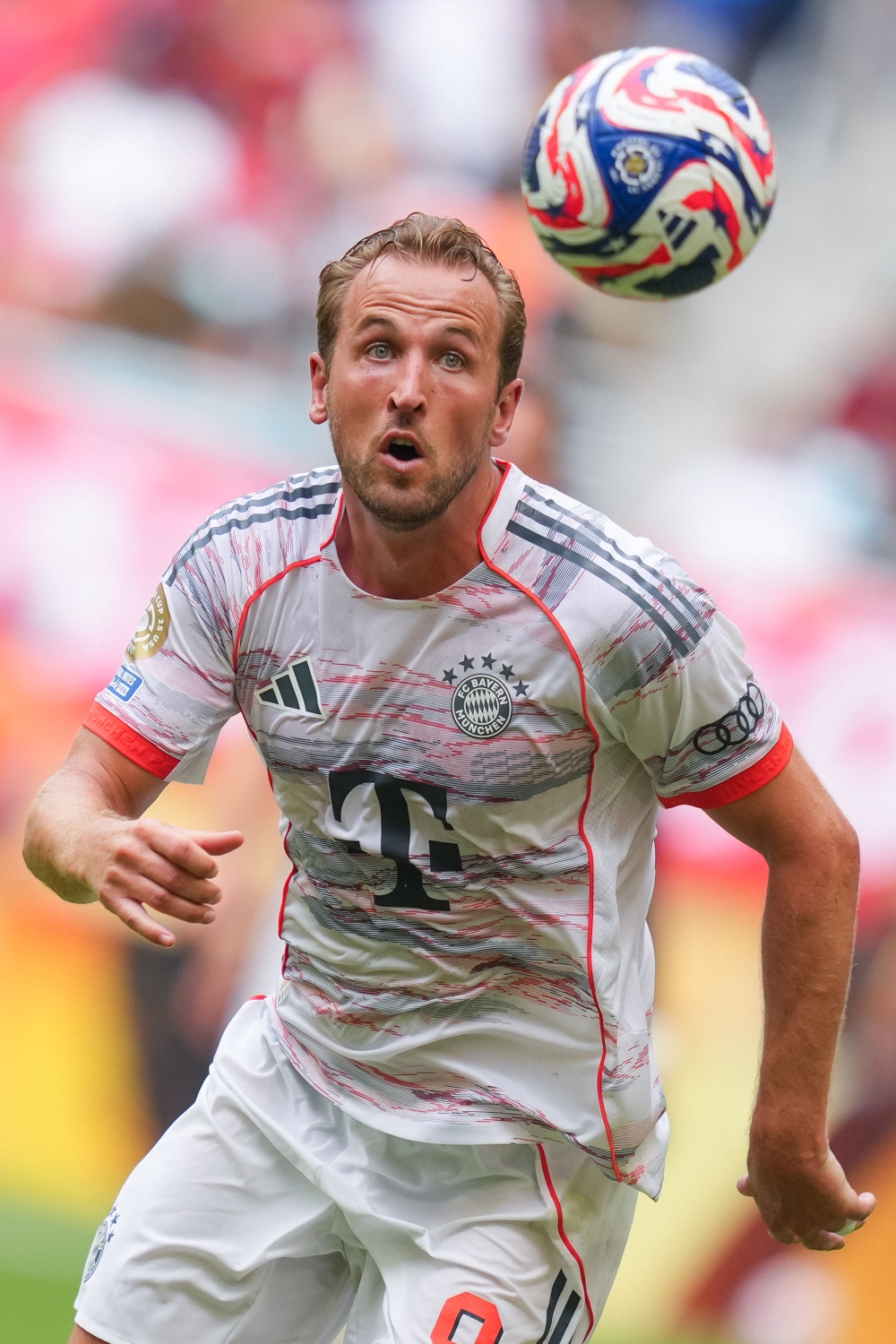 关于拜仁慕尼黑队宣布引进年轻门将，提高竞争的信息