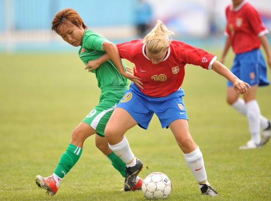 塞尔维亚女足队击败对手喜获胜利