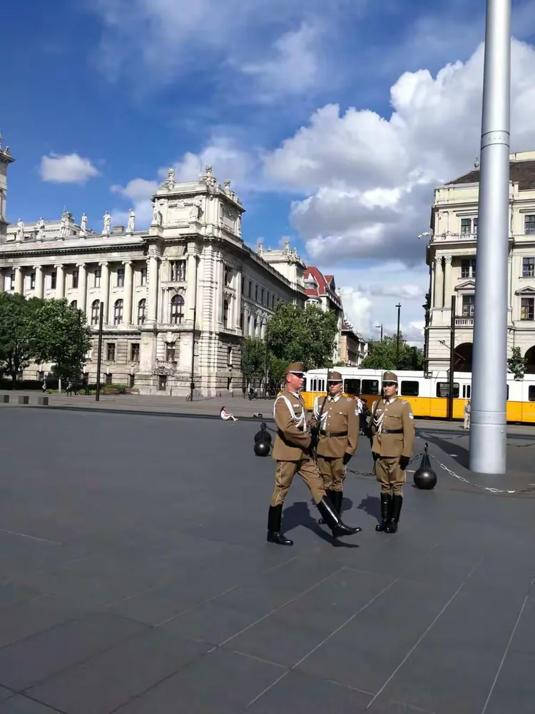 匈牙利在斯洛伐克的激烈对决中晋级淘汰赛的简单介绍