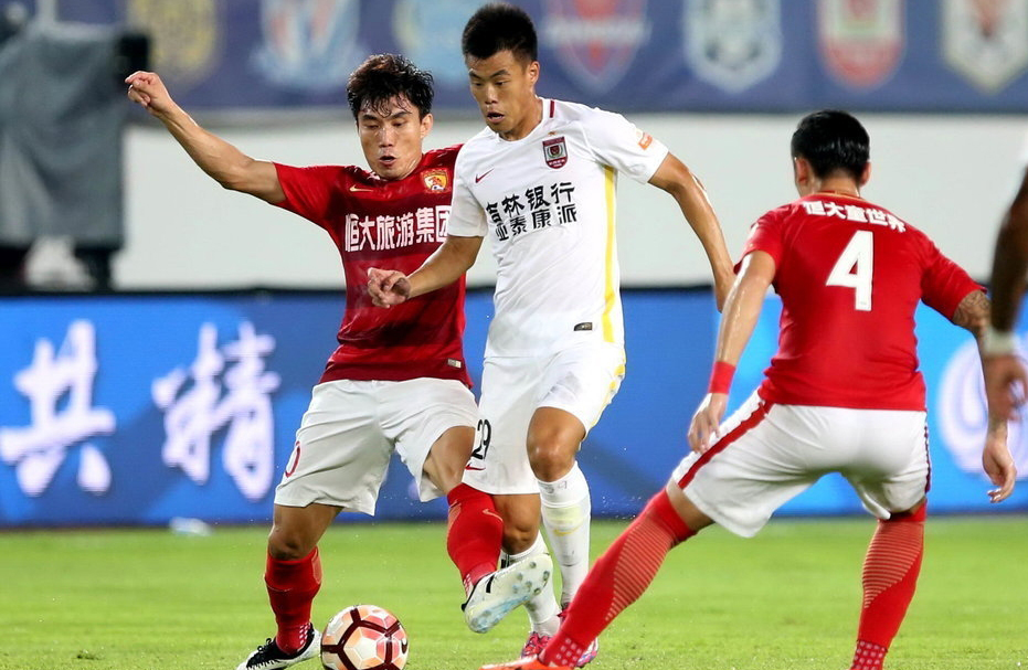 开云体育app-意甲球队实力浮出水面，榜首之争异常激烈的简单介绍