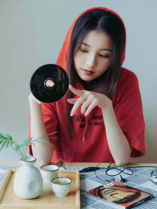 开云体育官网-绝境之王，詹姆斯总决赛之夜的炽热传奇