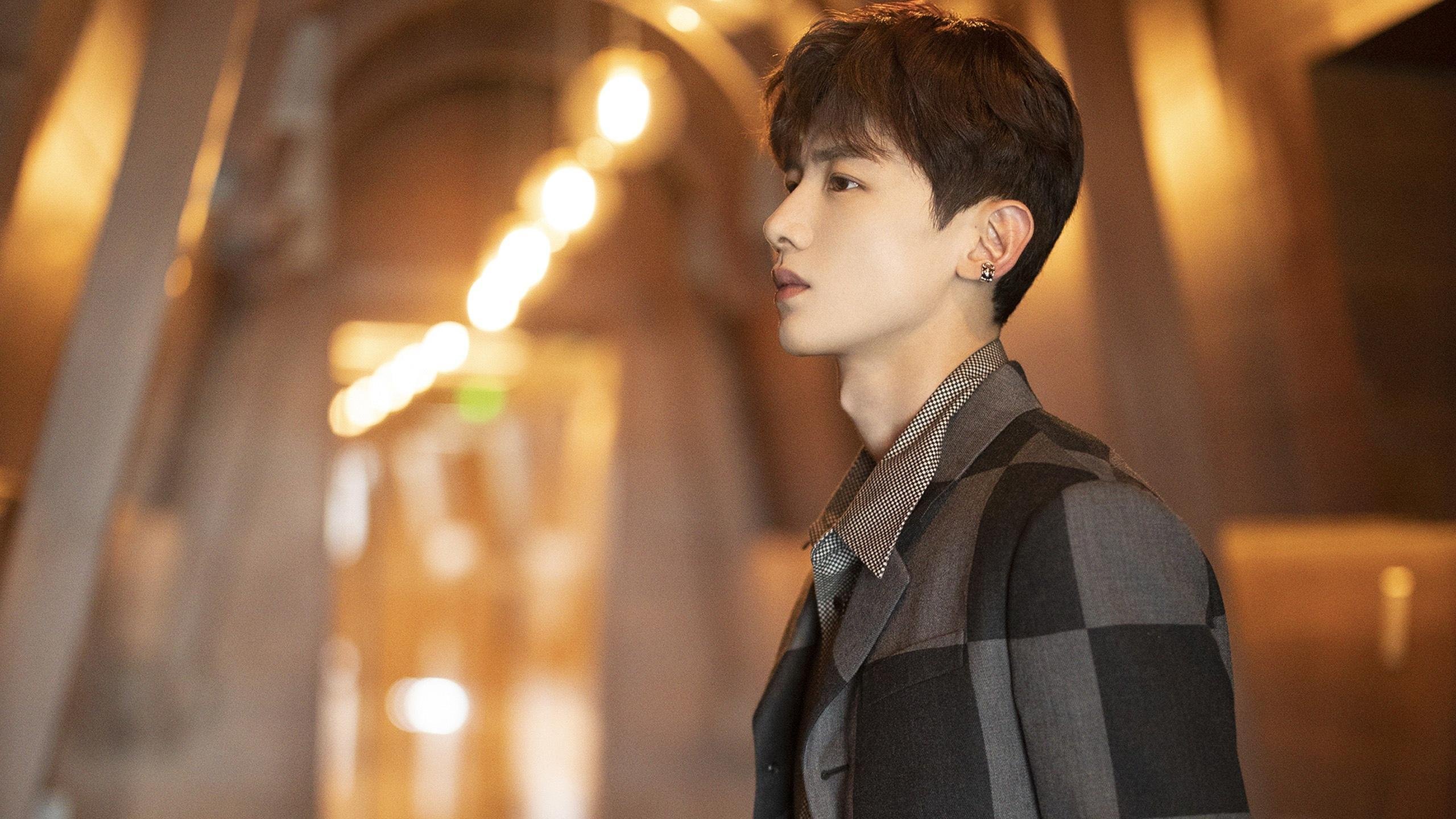 开云APP-双线战场，当鹈鹕的青春风暴席卷奇才，克莱在世界之巅的沉默中亮剑