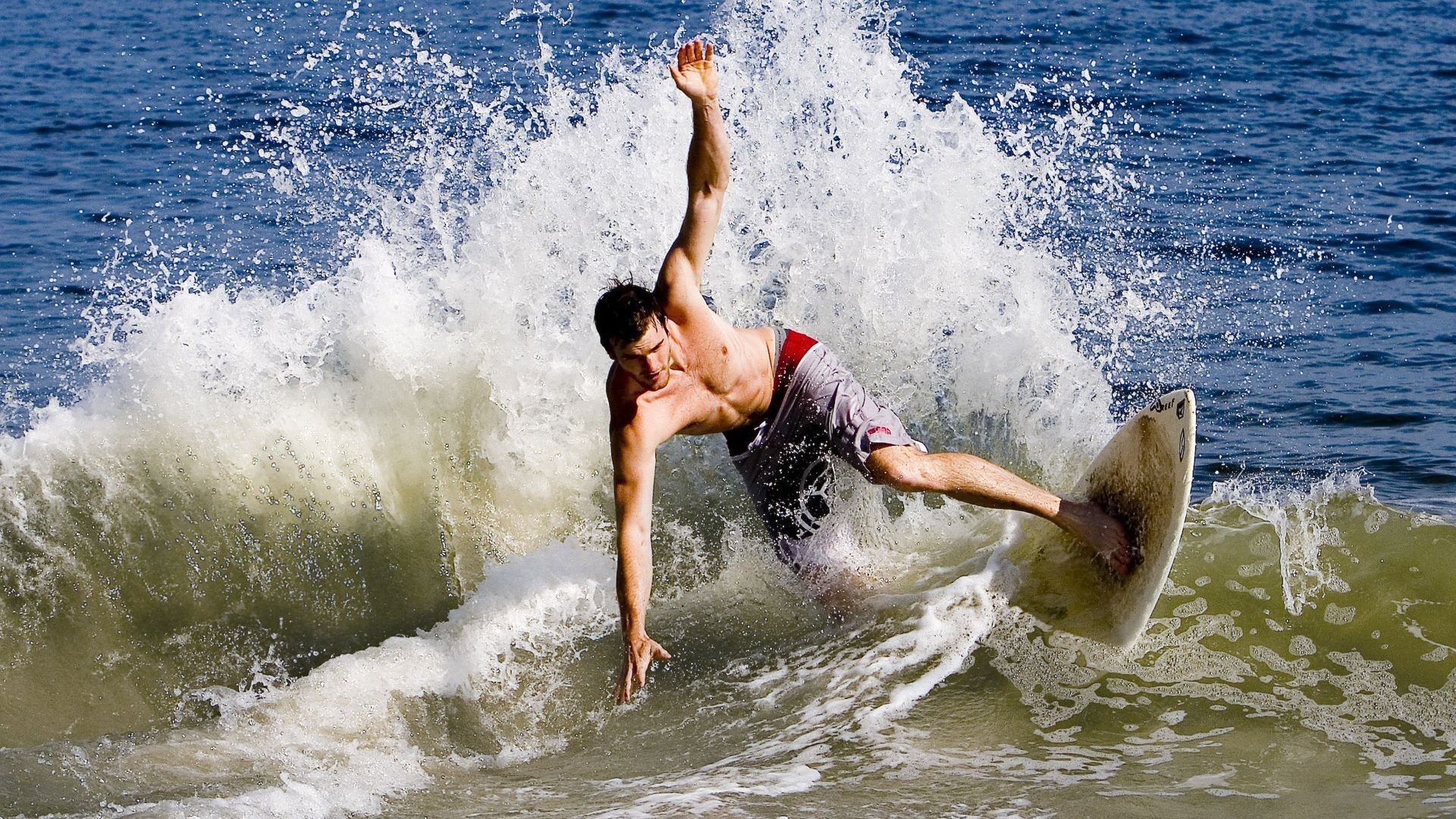 欧文点燃进攻旋风，猛龙喷火焚毁山西防线