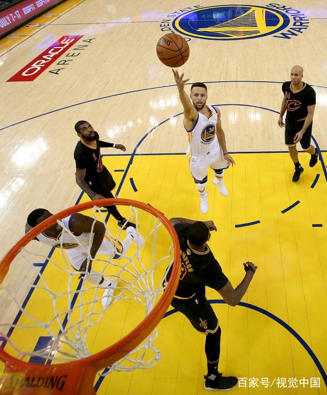 伊拉克战术压制利物浦，卡马文加在季后赛抢七接管比赛