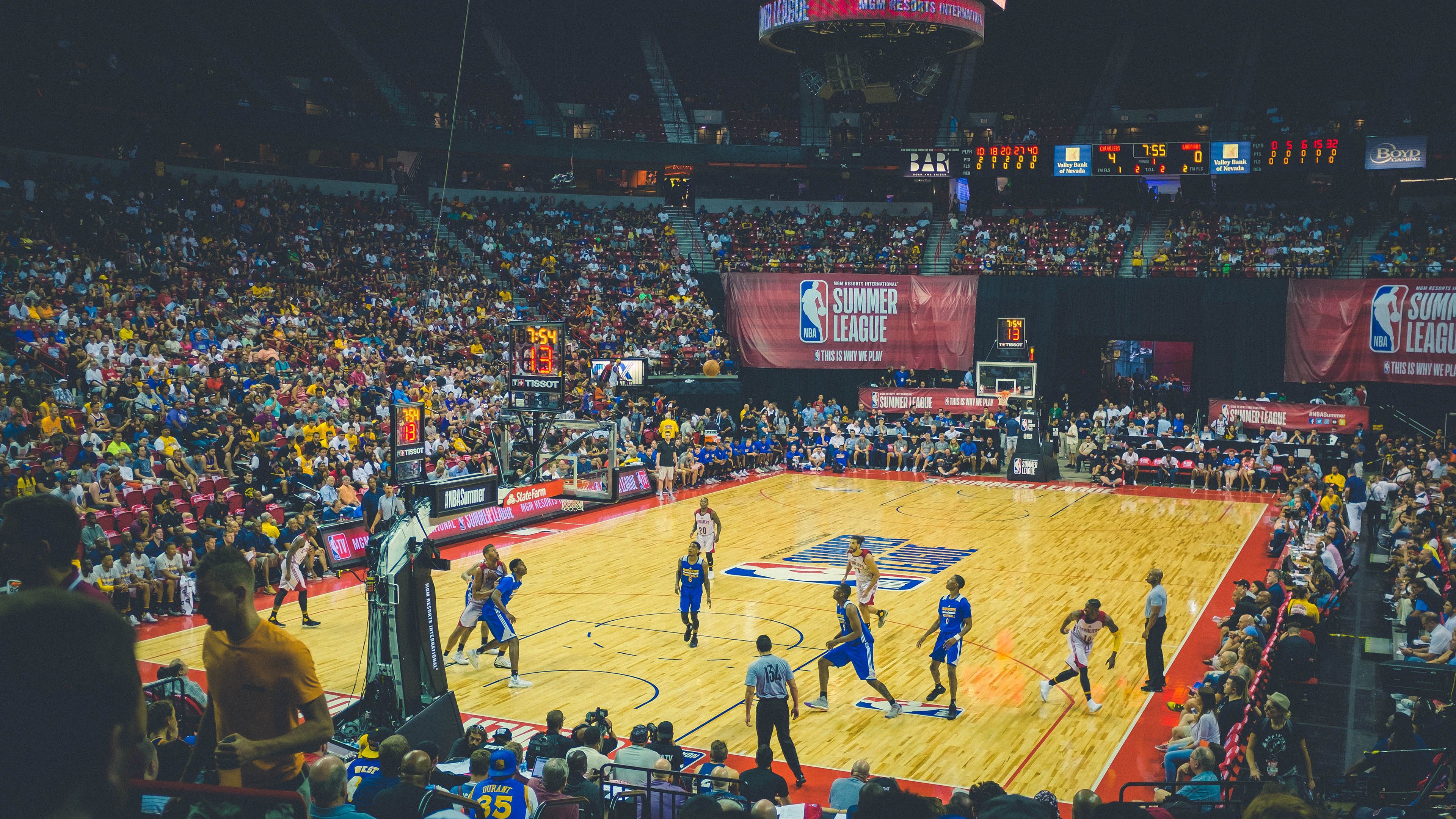 世界排名争夺战！新疆鏖战广东，CBA内战如何重塑亚洲篮球版图？